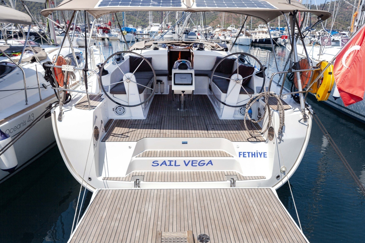Sailing Vega 46